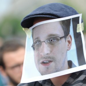 2013: Edward Snowden objavio povjerljive dokumente koji dokazuju tajni pristup društvenim mrežama