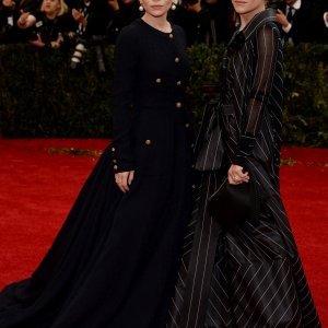 Mary-Kate i Ashley Olsen (2014.)