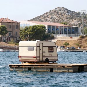 Kamp kućica na moru