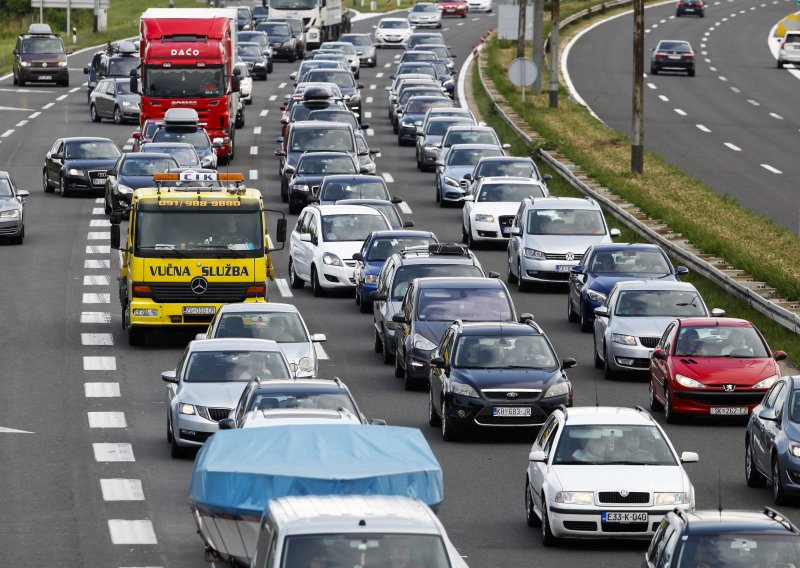 Na hrvatskim autocestama protekli vikend više vozila nego lani