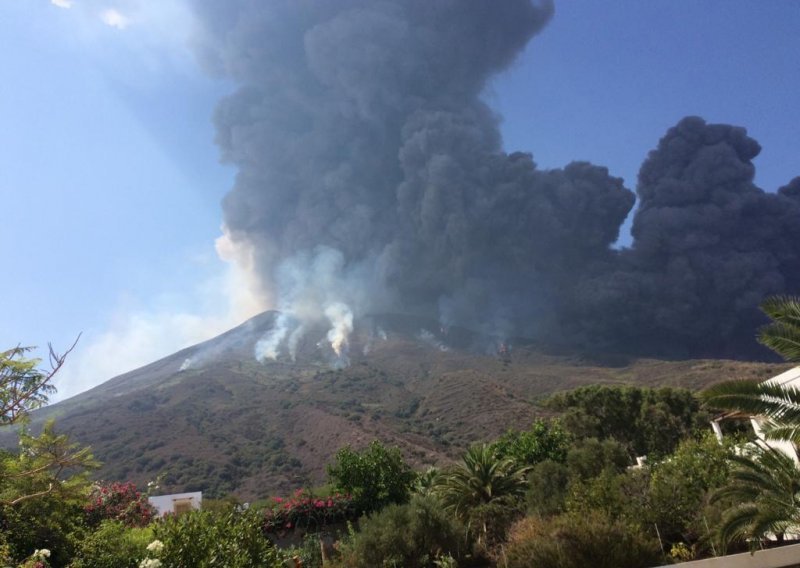 Pogledajte novu erupciju vulkana Stromboli kod Sicilije