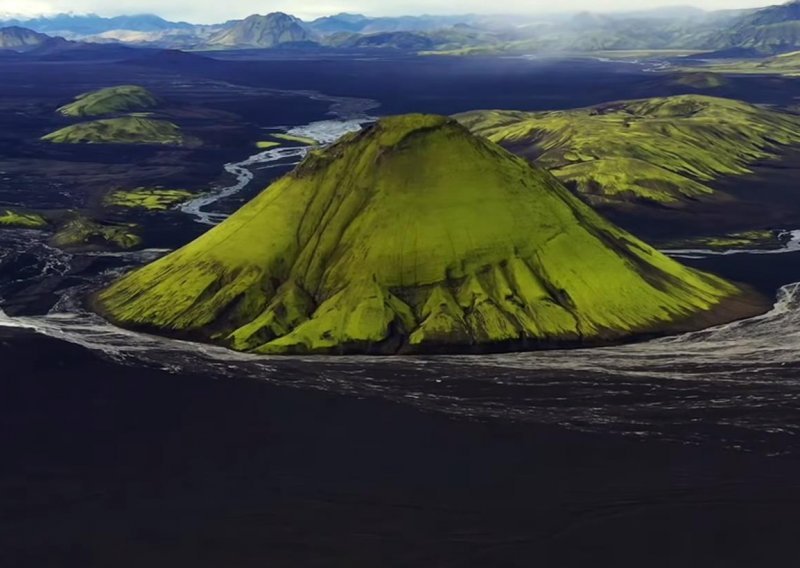 Islandski vulkan prekriven mahovinom izgleda fantastično