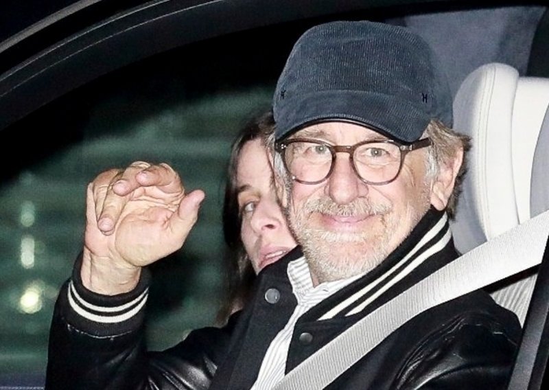 Kći Stevena Spielberga zadala novi udarac slavnom ocu: Prvo je odlučila postati porno glumica, a sada je završila i u zatvoru