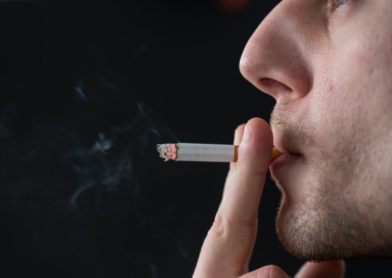 Francuzi ispituju može li nikotin pomoći u borbi s koronavirusom
