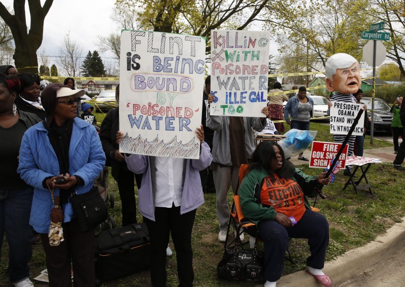 Michigan će platiti 600 milijuna dolara odštete žrtvama zagađene vode u Flintu