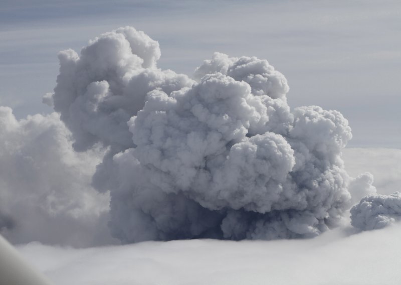 Vulkanski oblaci okrenuli na sjever