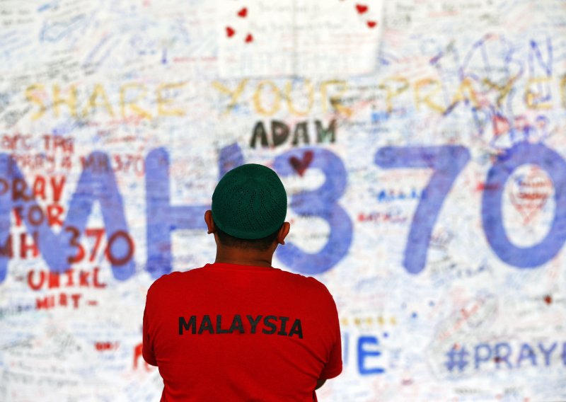 Malezijski zrakoplov MH370 zagonetka i godinu od nestanka