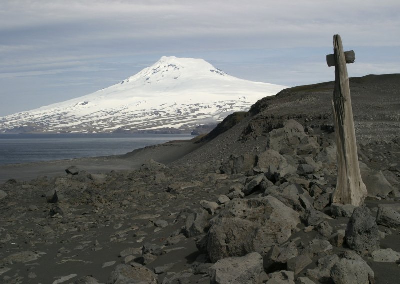 Na ovom otoku u Artičkom oceanu nalazi se najsjeverniji grob jednoga Hrvata