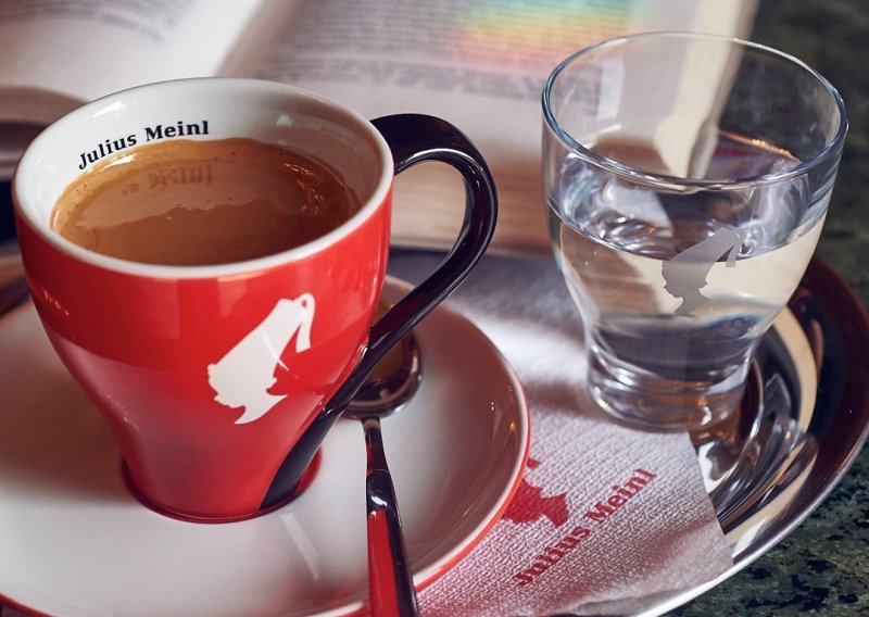 Pandemija smanjila potrošnju kave u lokalima, a povećala u kućanstvima