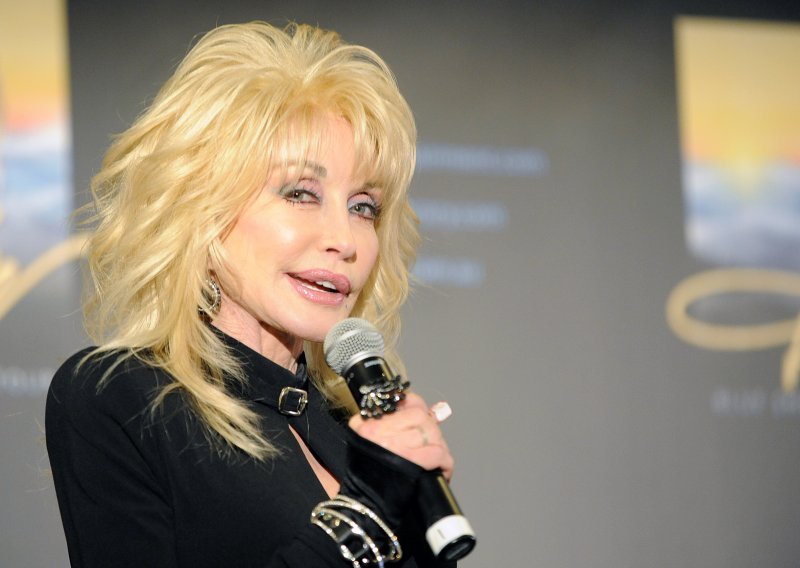 Dolly Parton priznaje da iz kuće nikad ne izlazi bez šminke i frizure, a evo i zašto