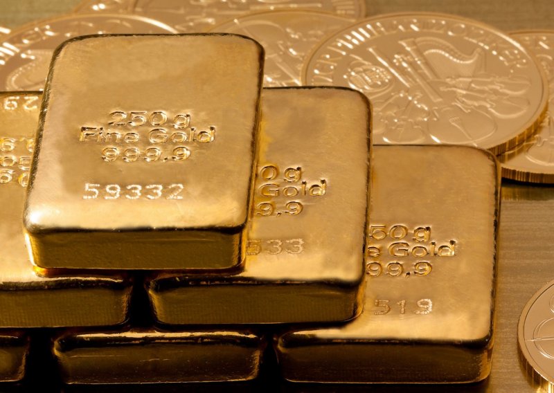 Cijena unce zlata premašila 2.000 dolara