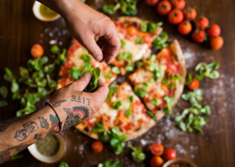 Pripadnik zloglasne 'Ndranghete tijekom bijega snimao kulinarske emisije You Tubeu, odale ga tetovaže i ljubav prema talijanskoj hrani