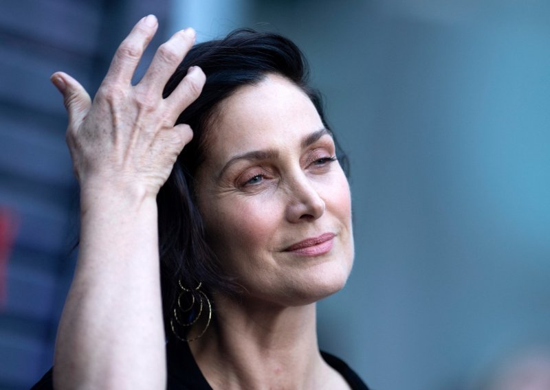 Holivudski standardi: Zvijezda 'Matrixa' požalila se da je za 40. rođendan dobila ponudu da glumi - baku