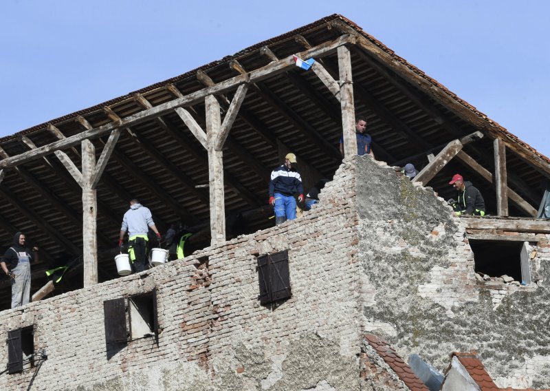 U Sisačkoj županiji prijavljeno 39.731 u potresu oštećenih objekata, pregledano 37.693