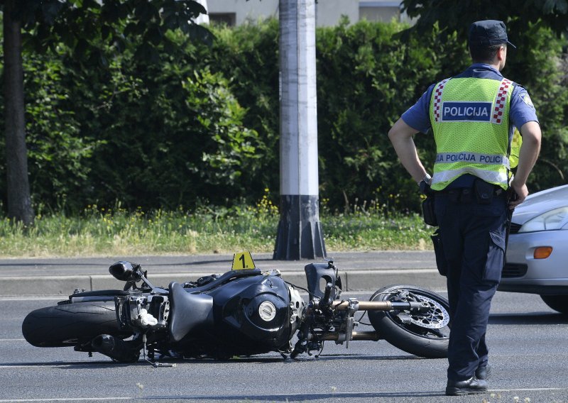 U zadnjih 10 dana poginulih osam motociklista, policijski službenik o današnjoj nesreći: 'Sklop neprilagođene brzine i nepoštivanje crvenog svjetla'