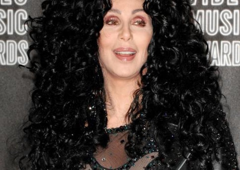 Cher ponovno u prozirnom kostimu koji je nosila 1989.
