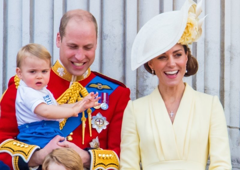 Kakav prizor: Princ William i Kate Middleton objavili fotografiju preslatke Charlotte i oduševili obožavatelje