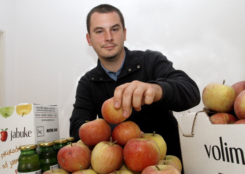 Mladi voćar iz Baranje odlučio se na neobičan korak zbog manjka radne snage i otvara vrata svojeg voćnjaka za kupce berače: 'Bere se sve dok ima jabuka, limita nema'