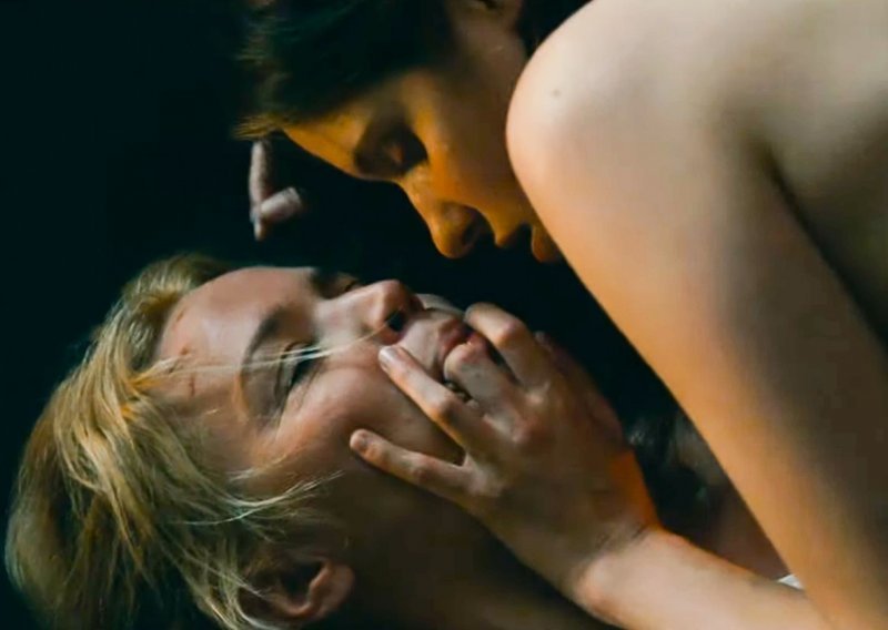 Vruće gay scene vrijeđaju osjećaje vjernika: Rusija zabranila film Paula Verhoevena o časnoj sestri lezbijki