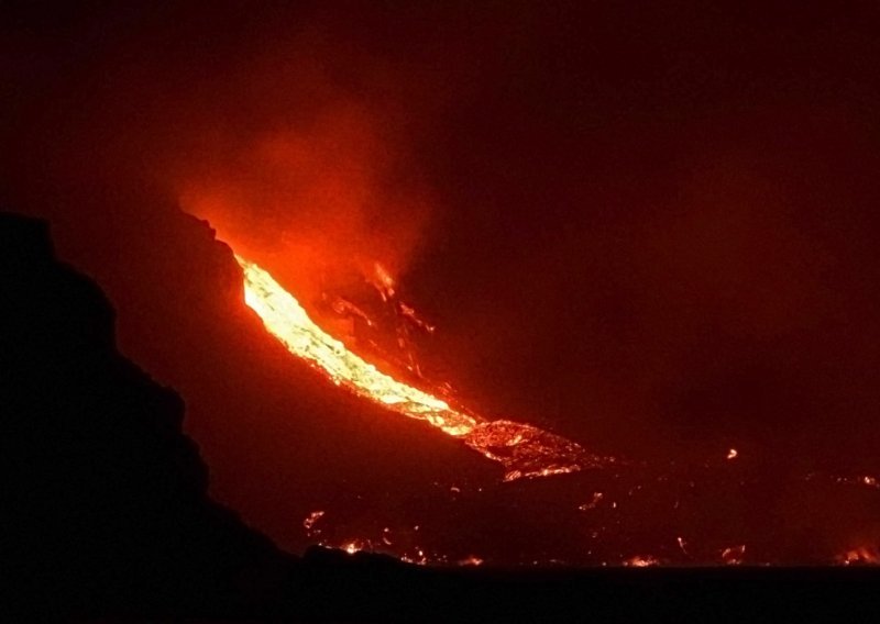 Kanarski otok La Palma zbog erupcije vulkana narastao za 10 hektara