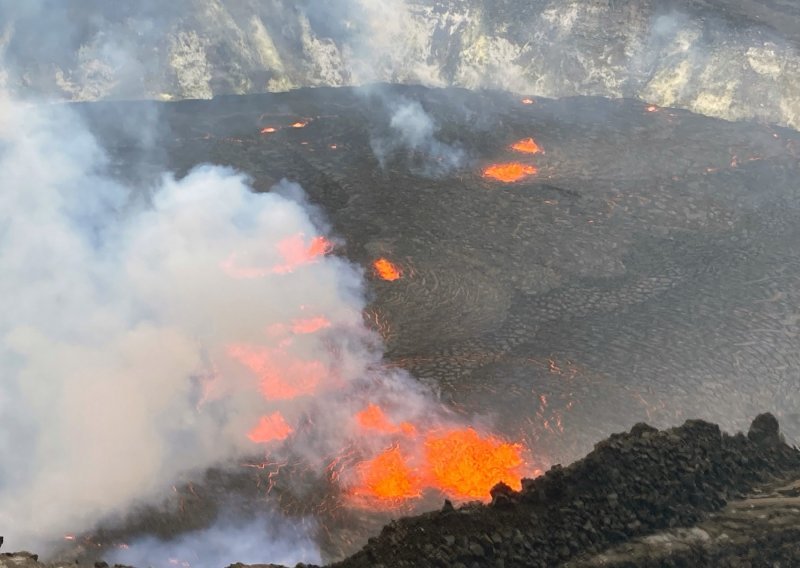 [FOTO/VIDEO] Vulkan Kilauea na Havajima ponovo se pokrenuo: 'Izbacuje lavu do visine petokatnice'
