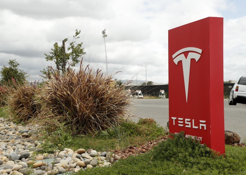 Tesla zbog rasizma bivšem zaposleniku mora platiti više od 130 milijuna dolara