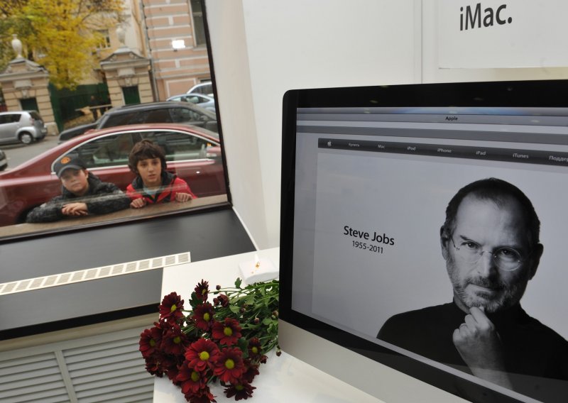 [FOTO] Deset godina od smrti Stevea Jobsa: Apple je tada vrijedio 350, a danas više od 2358 milijardi dolara, no ima tu jedan jako veliki 'ali'