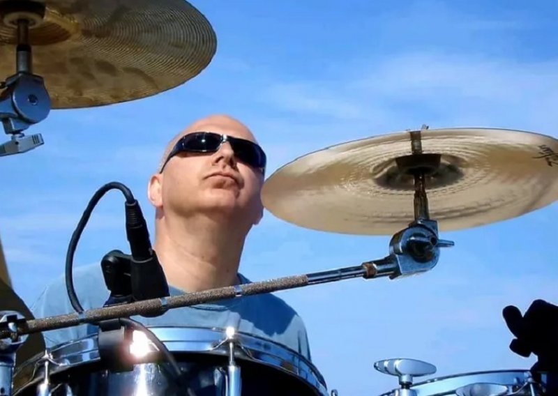Glazbenici tuguju: Bivši bubnjar Atomskog Skloništa Nikica Duraković iznenada preminuo u 56. godini