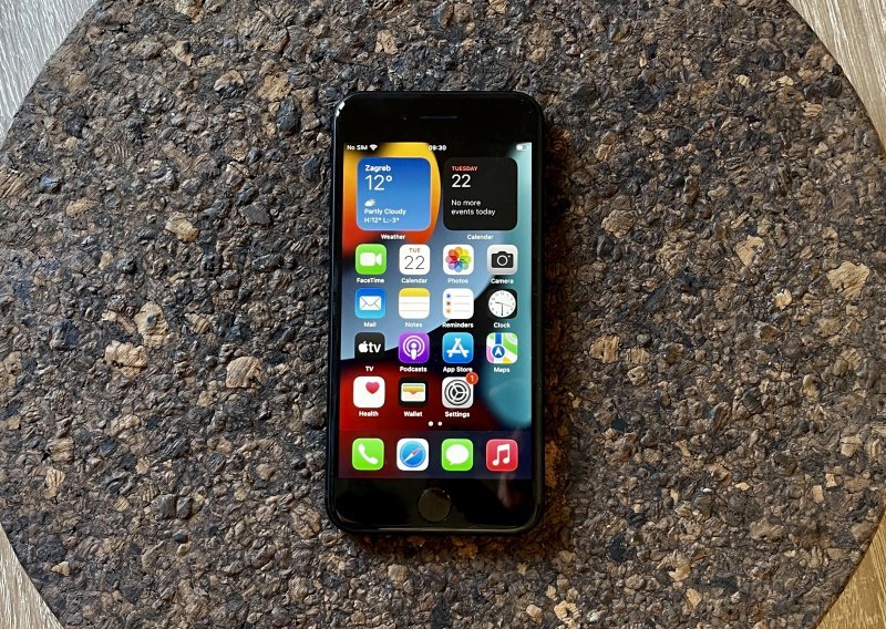 Hoće li Apple u 2023. odustati od jeftinijeg iPhonea?