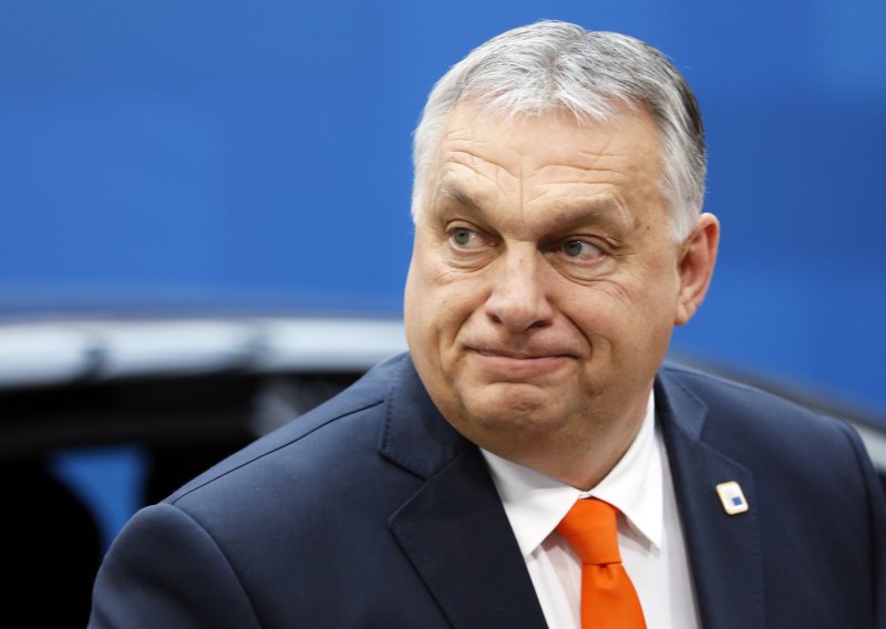 Orban prvim dekretom kaznio multinacionalke, u iduće dvije godine moraju većinu dobiti predati državi za spas proračuna