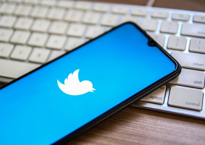 Dobrodošao novitet: Twitter uvodi mogućnost paljenja i gašenja titlova za videe na Androidu i iOS-u