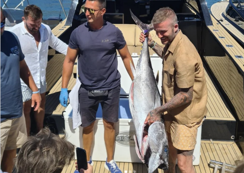 Beckhamovi uživaju na Jadranu, a David se odvažio i na ribolov: Evo gdje je i s kim ulovio ogromnu tunu