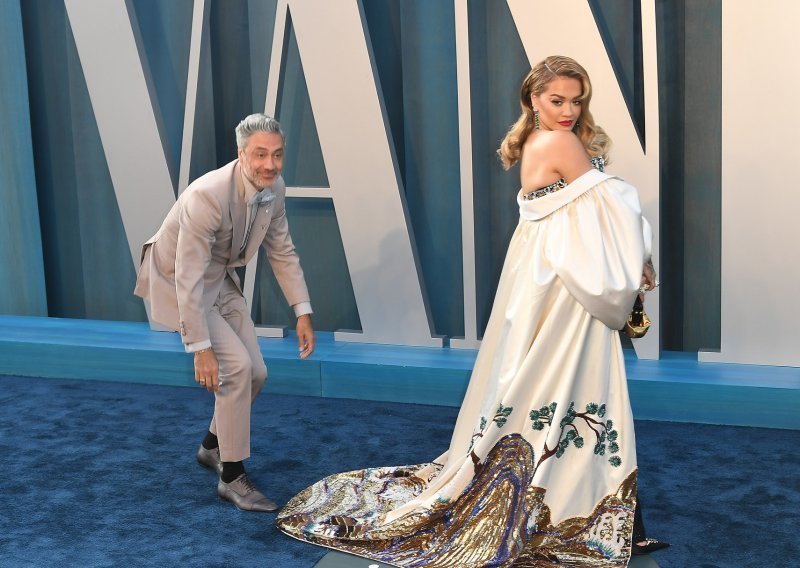 Vjenčanje daleko od očiju javnosti: Rita Ora udala se za 15 godina starijeg redatelja