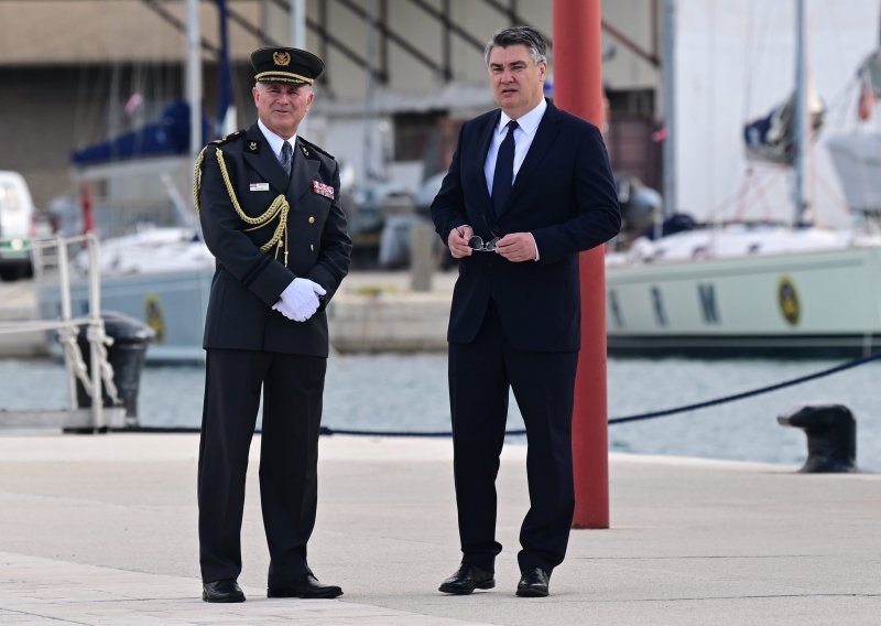 Milanović pozvao vladu da riješi problem izgradnje brodova Obalne straže