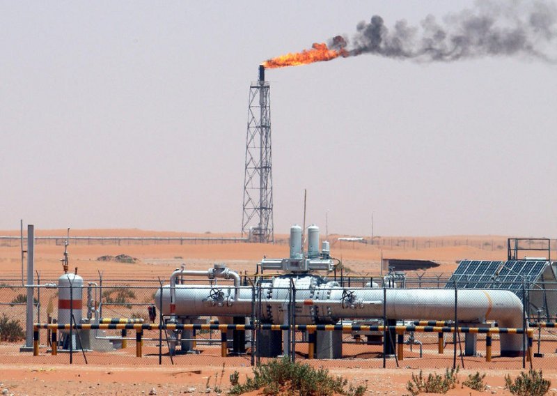 Analitičari: Napad na naftne pogone u Iranu podigao bi cijenu nafte na 100 dolara