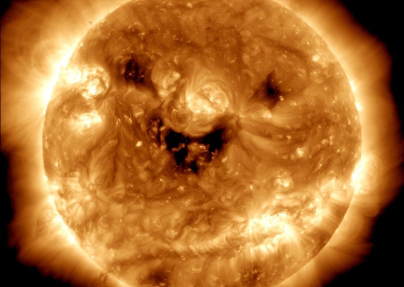 Neobičan prizor: NASA-ina promatračnica snimila je 'nasmijano' Sunce