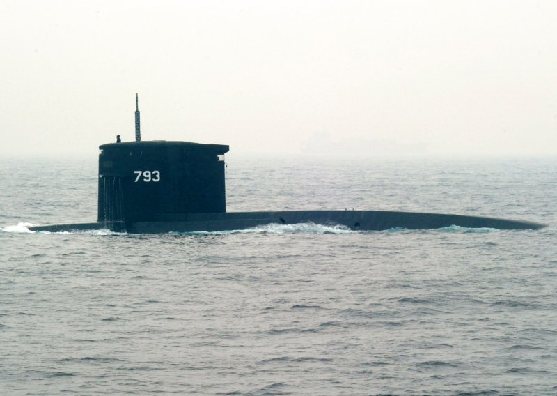Britanija stala Kini na žulj: Odobrila veći izvoz dijelova za podmornice u Tajvan