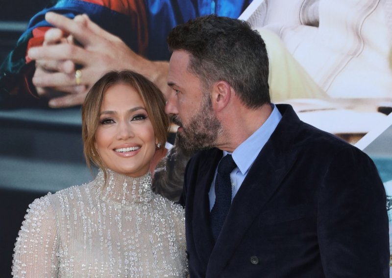 Ben Affleck posvetio govor prijatelju pa uputio lijepe riječi Jennifer Lopez: 'Volim te i značiš mi sve'