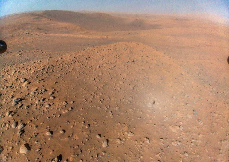 Helikopter Ingenuity na Marsu je ulovio rijetku fotografiju rovera Perseverance
