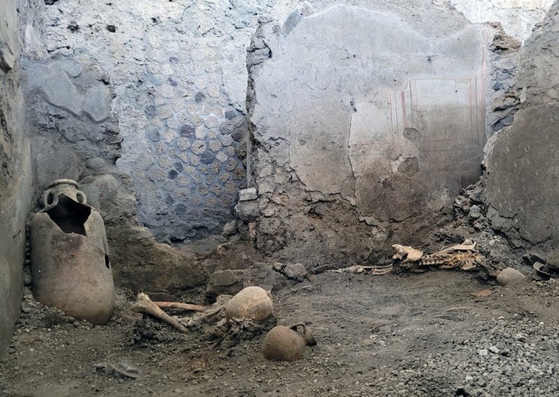 Ostaci dviju žrtava erupcije Vezuva pronađeni u ruševinama Pompeja
