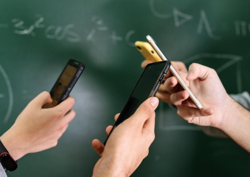 Od iduće godine u nizozemskim učionicama zabranjeni mobiteli
