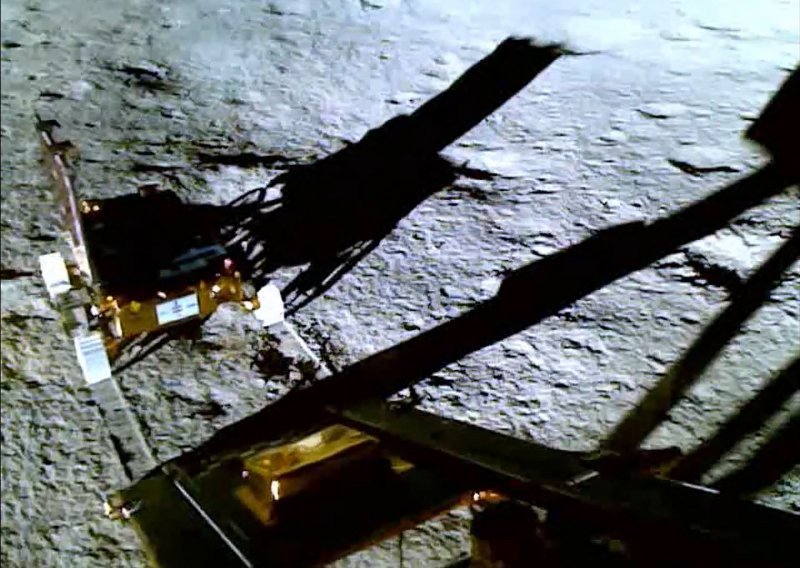 Indijski rover poslao prvi video s Mjesečeva južnog pola, otkriveni zanimljivi podaci