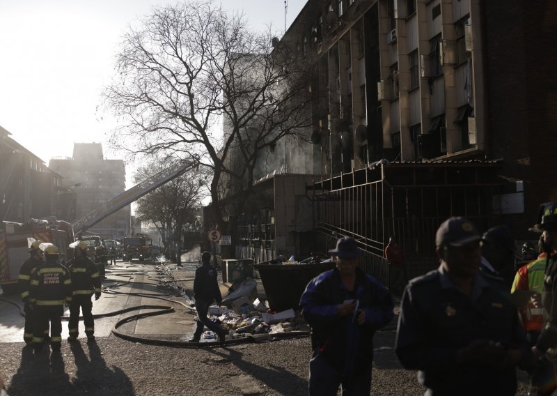 Broj žrtava u strašnom požaru u Johannesburgu popeo se na 73, više od 50 ozlijeđenih