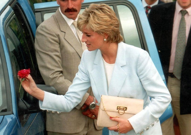 Sad ih svi žele: Bile su 'samo' torbice, sve dok ih princeza Diana nije dovela do kultnog statusa