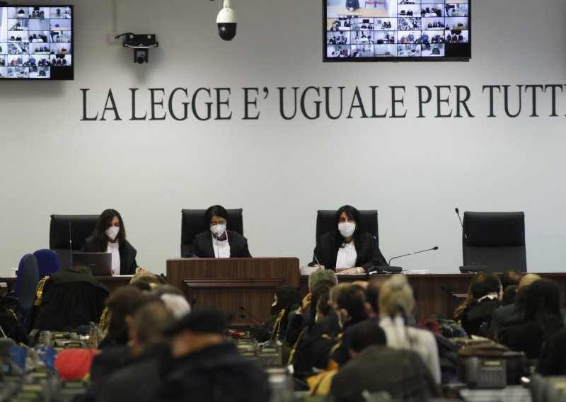 Kraj povijesnog suđenja mafiji: Članovi 'Ndranghete dobili po 30 godina zatvora