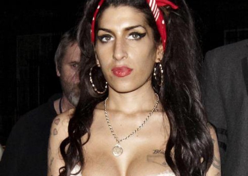 'Mediji su pomogli ubiti Amy Winehouse'