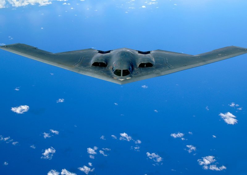 Američki B-2 spreman za novu inačicu nuklearne bombe koja dolazi u Europu, evo detalja