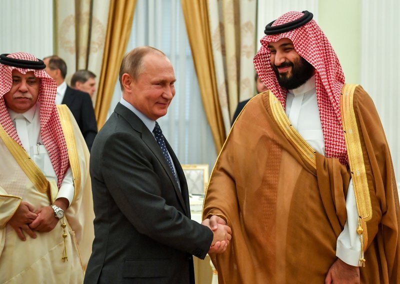 Putin u pratnji borbenih zrakoplova odletio na Bliski istok, razgovarat će o nafti, Izraelu, Ukrajini...