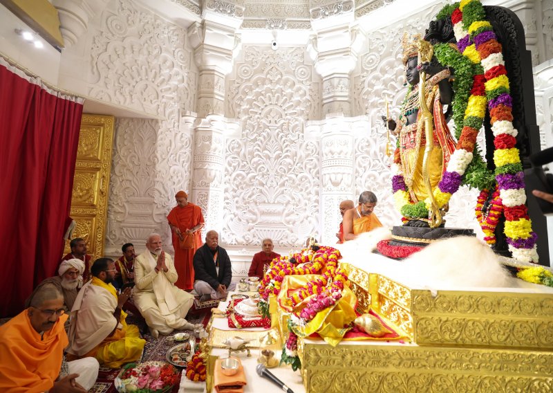Indijski premijer otvorio važan hinduistički hram na mjestu gdje je prije bila džamija