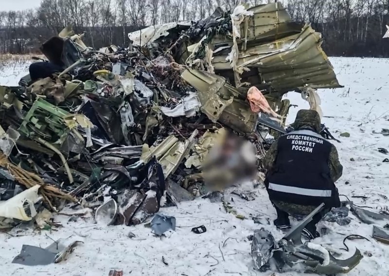 Rusija objavila video ukrajinskih vojnika kako se ukrcavaju u srušeni zrakoplov